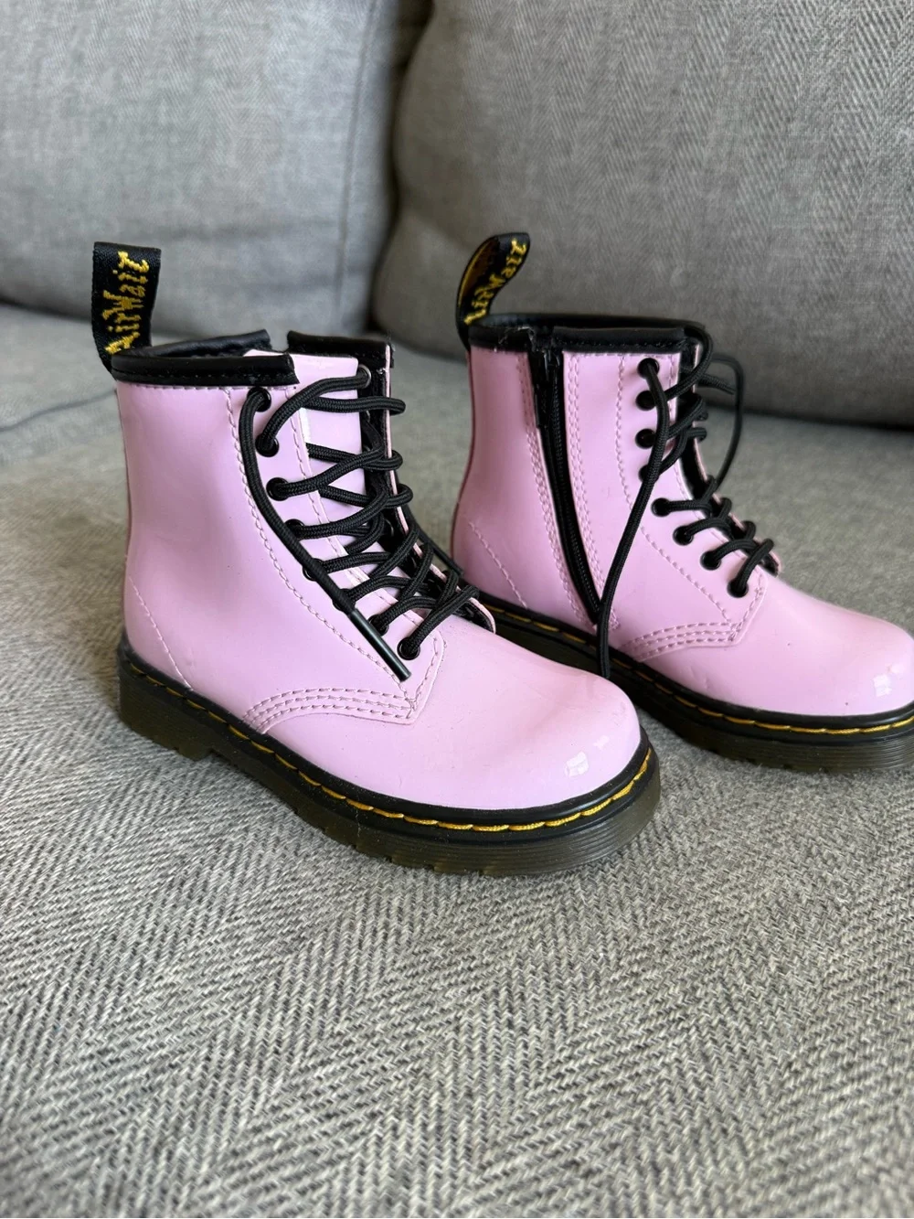 Dr. Martens glossy pink